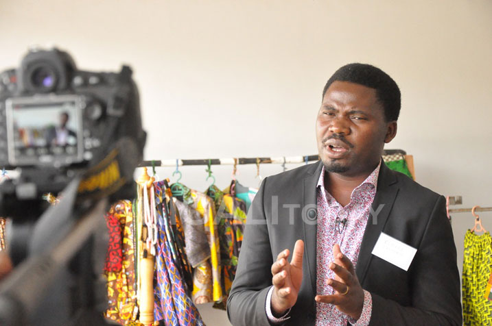 Depite Eduard Bamporiki na we ari mu batanze ibiganiro ku muco wo kwimakaza ubumuntu.