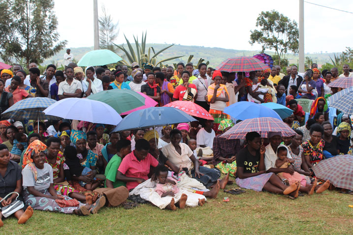 Bamwe mu babyeyi bavuga ko imirire mibi mu bana iterwa n'ubukene abandi bakavuga ko ari imyumvire mike.
