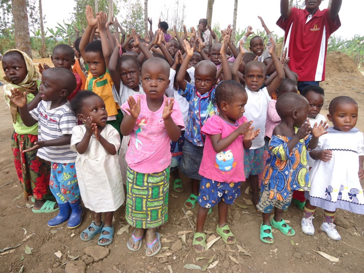 Bamwe mu bana bashyizwe muri iryo rerero.