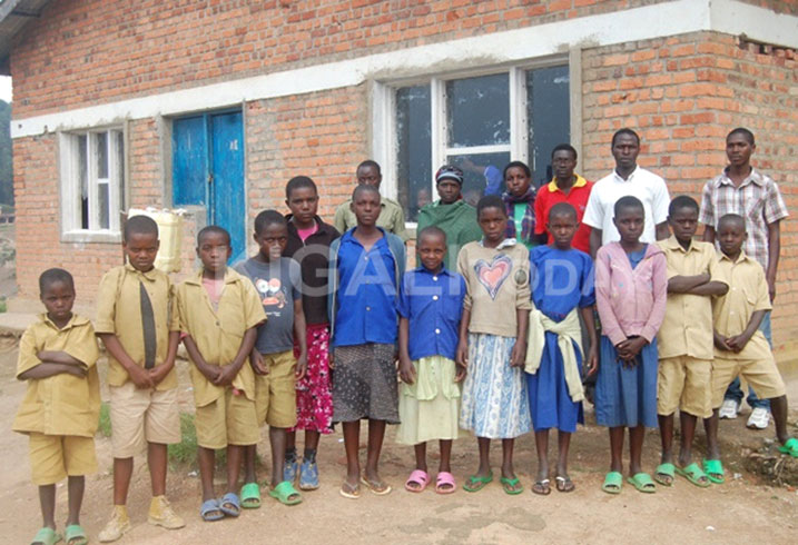 Bamwe mu bana bo mu Murenge wa Kavumu basubijwe mu ishuri.