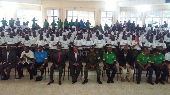 Bamwe mu bayobozi bari kumwe n'abatoza b'abarezi mu gusoza itorero.