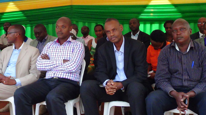 Bamwe mu bikorera bo mu karere ka Muhanga bashimirwa ruhare rwabo nk