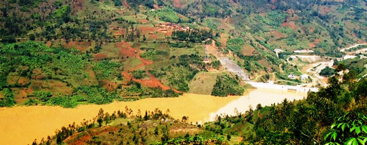 Hari abaturage bangirijwe n'urugomero rwa Nyabarongo batarahabwa ingurane.