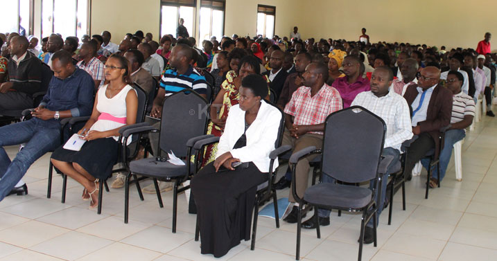 Bamwe mu bitabiriye Inteko Rusange y'Abaturage bo mu Murenge wa Muhazi muri Rwamagana.