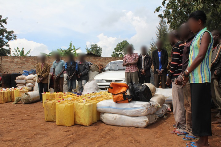 Bamwe mu babifatanywe bavuga ko babitewe n'ubukene.