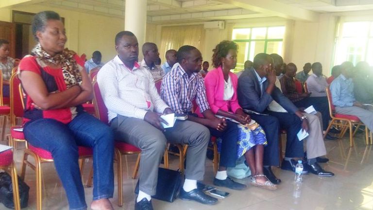 Bamwe mu bakozi n'ababyobozi muri Kamonyi basobanuriwe itegeko ryo kubona amakuru