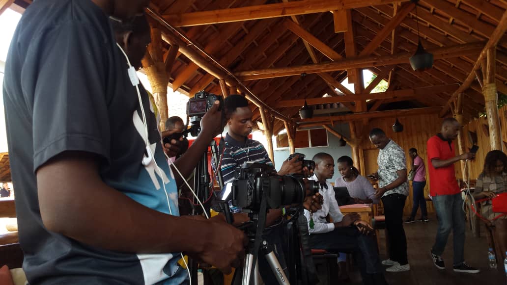 Bamwe mu banyamakuru bari bitabiriye ikiganiro