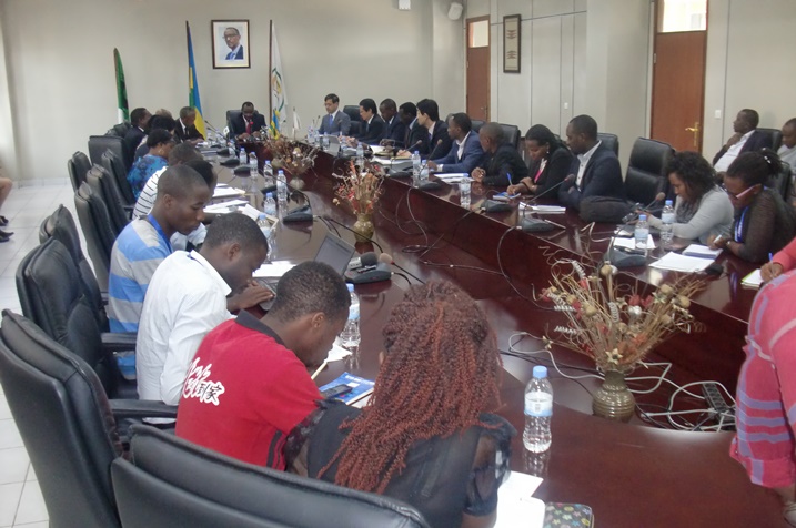 Bamwe mu banyamakuru n'abandi bitabiriye uyu muhango.