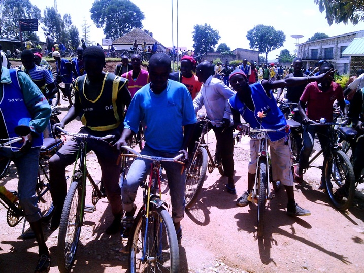 Bamwe mu banyonzi bashinjwa kwiba imizigo y