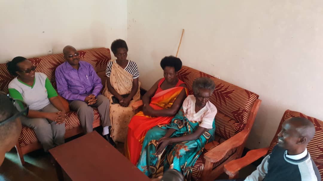 Bamwe mu barokotse Jenoside yakorewe Abatutsi bahawe inzu mu murenge wa Jali 