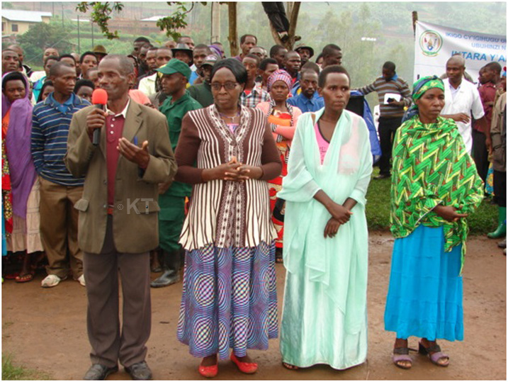 Bamwe mu baturage bahawe umwanya bakavuga icyo batekereza kuri Referendum aho bose bahurizaga ku gutora yego 