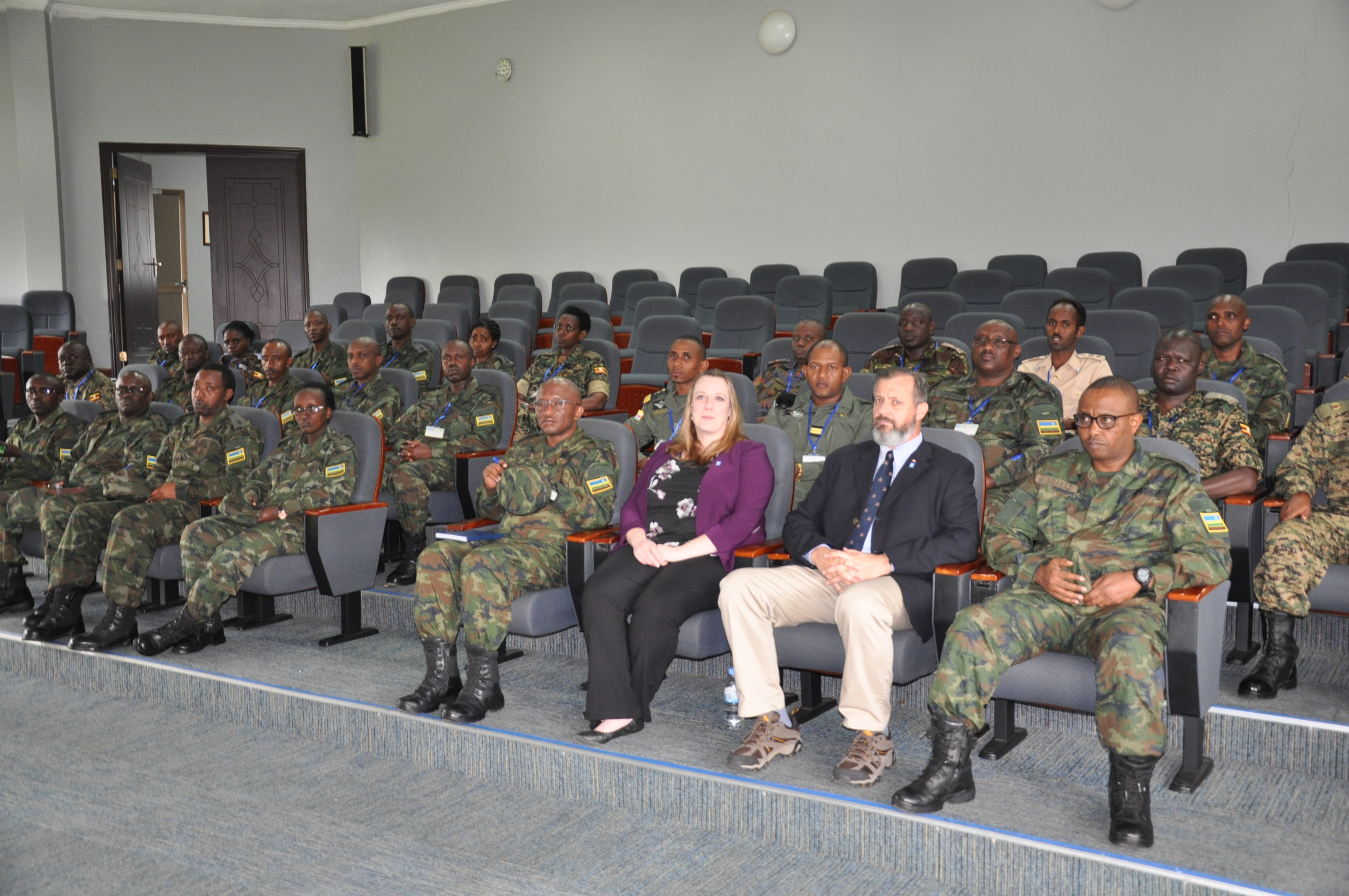 Barimo guhugurwa k'uko bakwitwara mu gusuzuma ibikorwa bishobora guteza amakimbirane hagati y'ibihugu