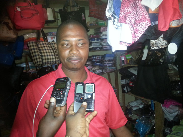 Bangumuvunyi wasubiye ku ishuri ku myaka 38 afatiye urugero kuri Rujari, we avuga ko kugira ubumenyi n'amafaranga ari byo bifasha umuntu kugera kure.