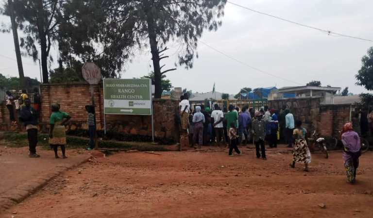 Bararwanye barakomeretsanya, bajyanwa ku kigo nderabuzima cya Rango, bahava bajya gufungwa