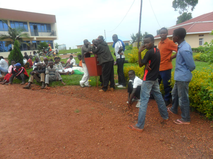 Barasaba kwishyurwa bakajya kwizihiza iminsi mikuru n'imiryango yabo.