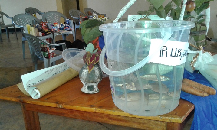 Bari bakereye kwerekana ibyo bakora.