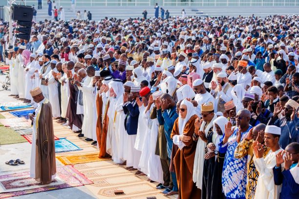 Abayisilamu bibukijwe gusangira n