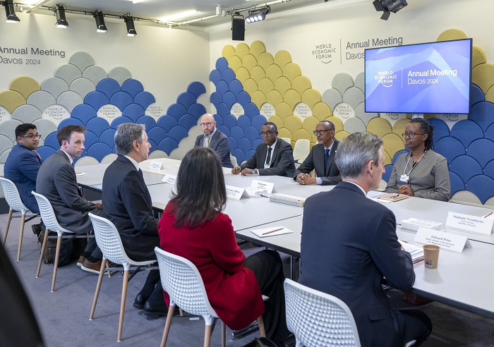 Impande zombi zagiranye ibiganiro