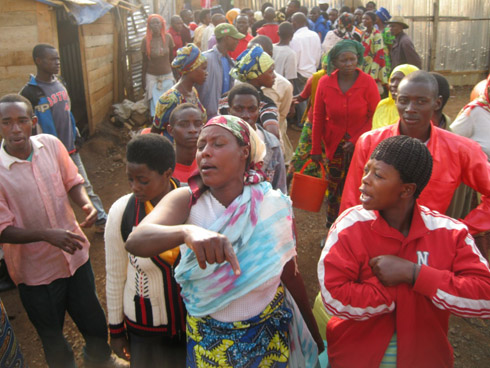 Bigaragambije basaba guhembwa amafaranga bakoreye mu mezi ane.