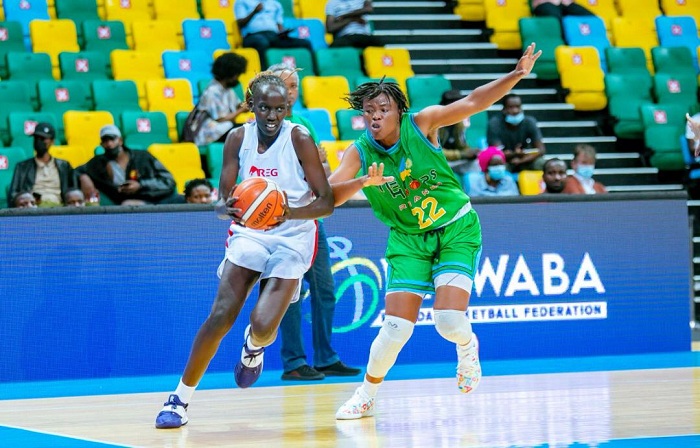 Akone Rose ukomoka muri Sudan ahanganye na Feza wa The Hoops Rwanda