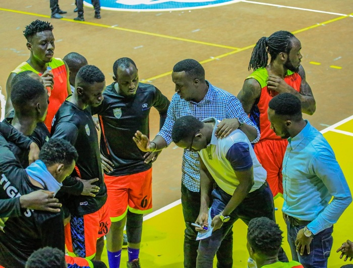 Kuganira n'abakinnyi, Ngwijuruvugo Patrick Umutoza wa Tigers BBC atanga amabwiriza