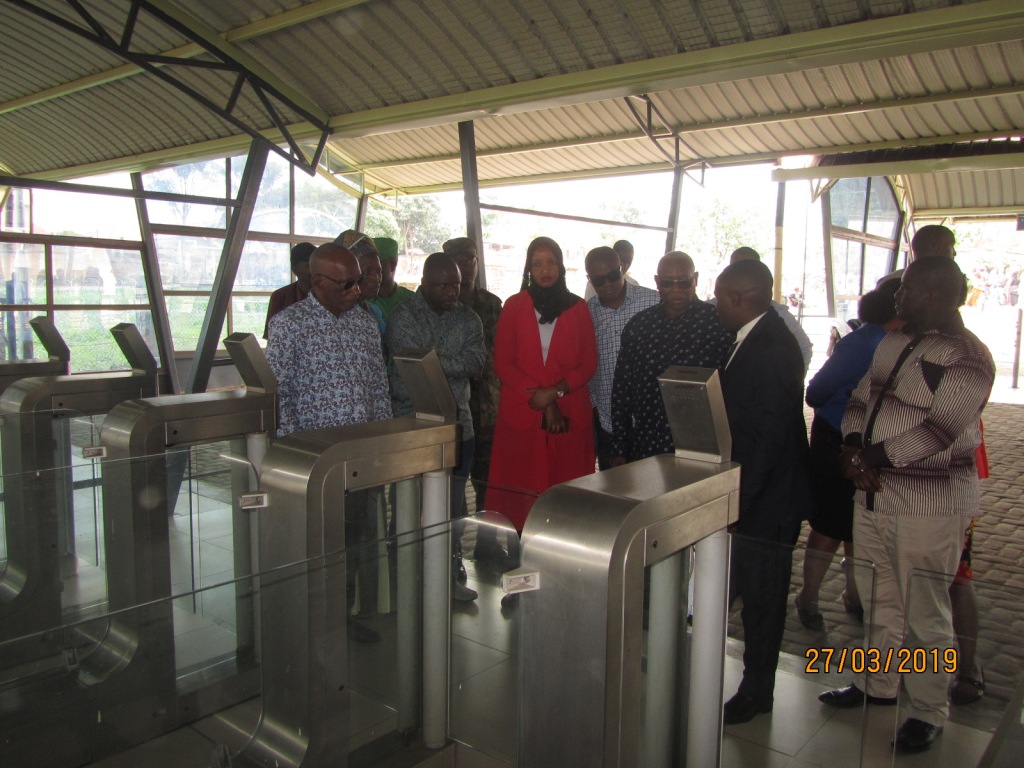 Basobanuriwe uburyo hakoreshwa ikoranabuhanga mu korohereza abantu mu buhahirane