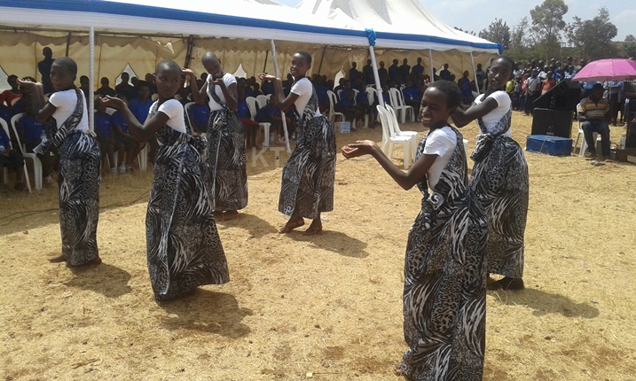 Abana bacinye akadiho.