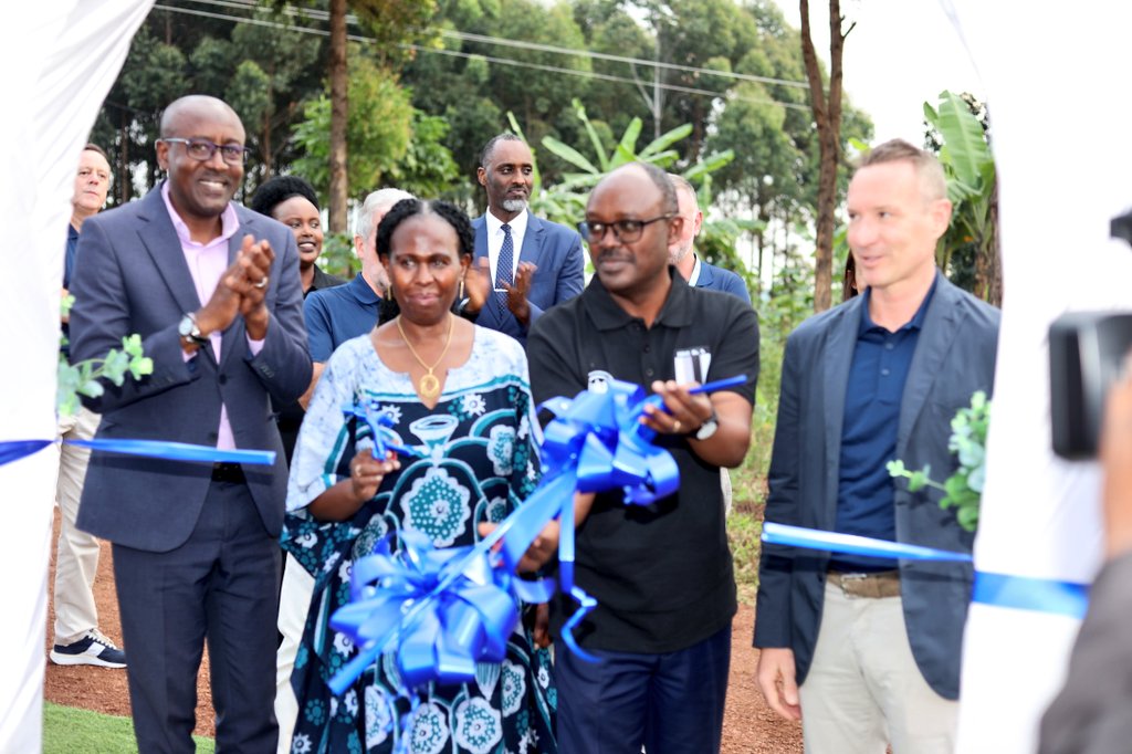 Ubwo izo nzu zatahwaga