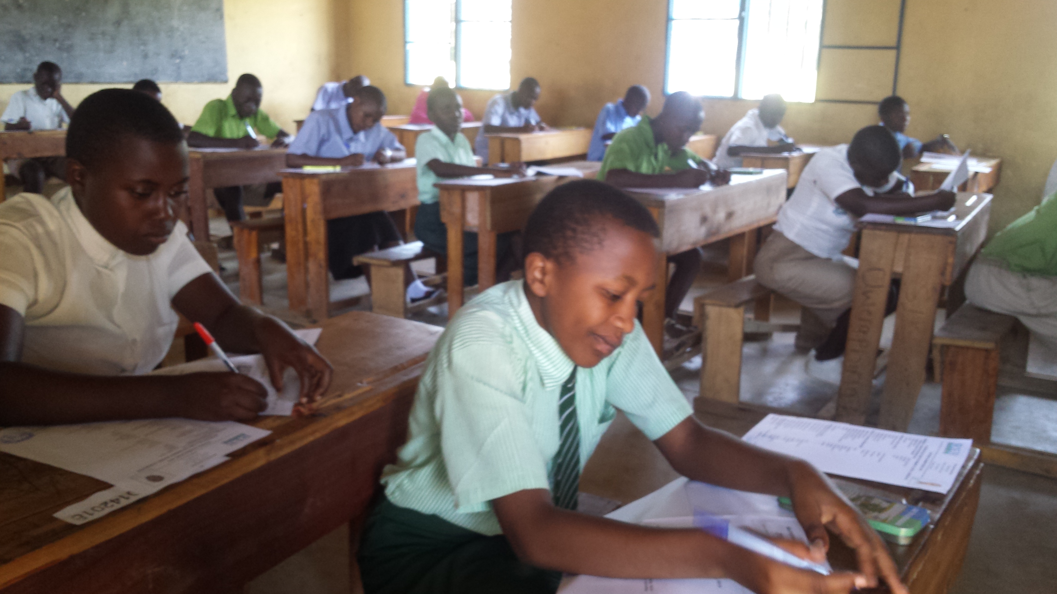 Biyemeje gutsinda bakazatura Intsinzi Perezida Kagame wabahaye amahirwe yo kwiga bafunze