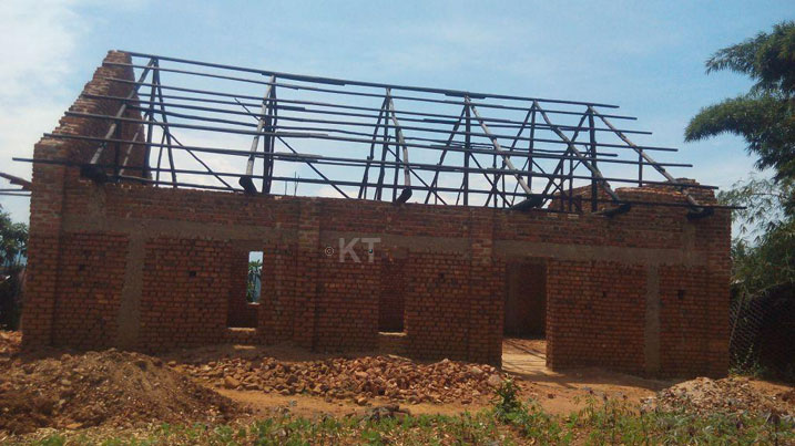 Batanze n'amabati 80 yo gusakara uru rusengero.