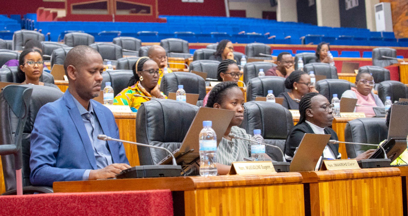 Batanze inama z'uko hakorwa amavugurura mu mikorere y'udukiriro