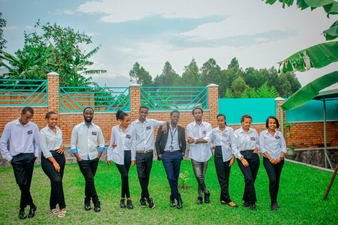 Bavuga ko Kampani yabo ibafasha kubona ibyo bakenera ku ishuri