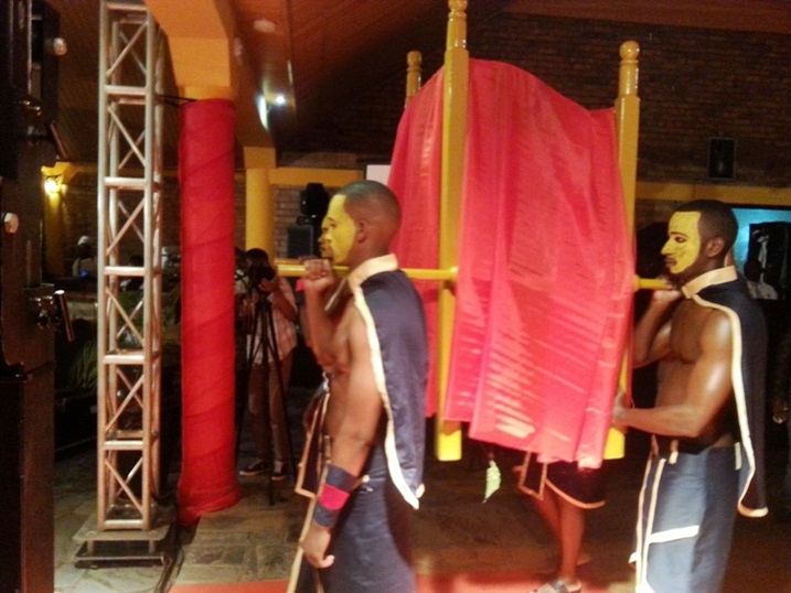 bayizanye bayihetse.