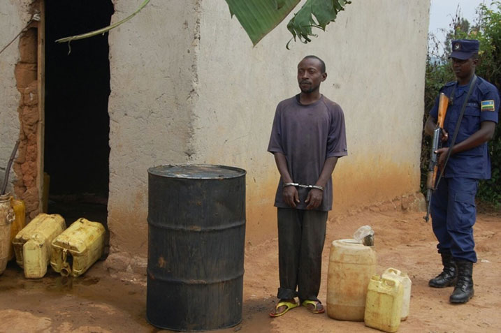 Bazigira Innocent wari umukozi wa Dukuzuremyi ushinzwe guteka Kanyanga.