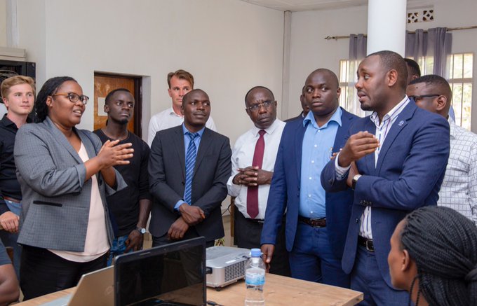 Aha Minisitiri Mukeshimana yabwiraga uwari uhagarariye BDF ko bagomba kurekura amafaranga agakoreshwa icyo yagenewe