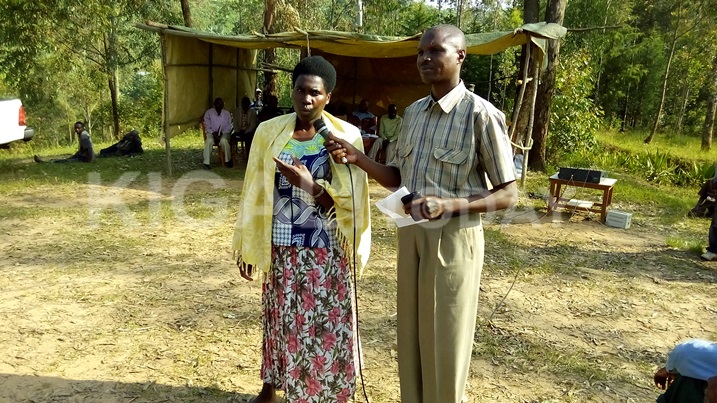 Beatrice Iringuyeneza avuga ko ari abagatorika bajya gusengera kuri paruwasi kandi nta kindi kibi bagamije urete gusenga.