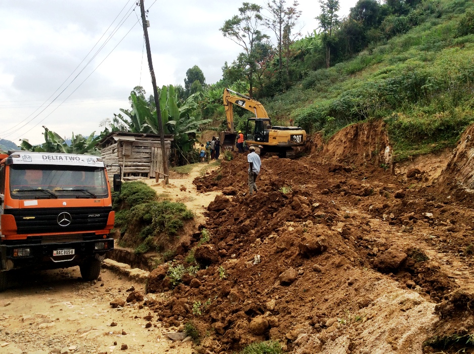Bifuza ko umuhanda Nyange-Gatumba ukorwa vuba ukabakemurira ibibazo birimo n