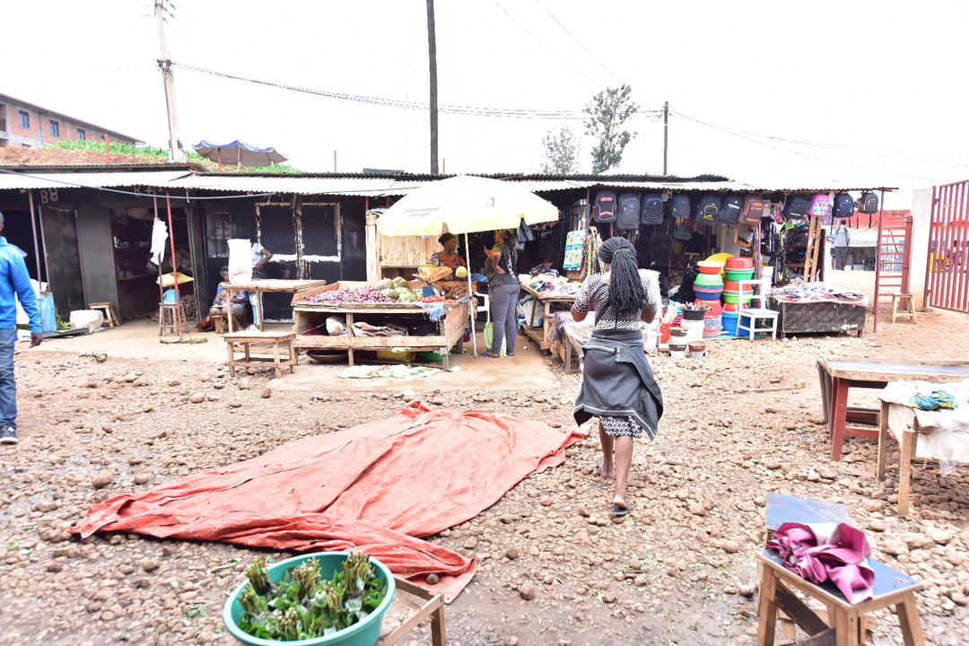 Bifuza ko iri soko ryagurwa n'abandi bakabonamo ibibanza