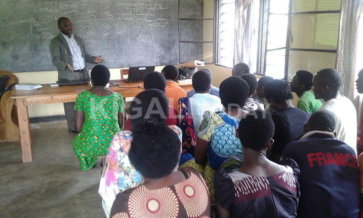 Bigishijwe uko bashobora gucunga neza itsinda babamo rigatera imbere.