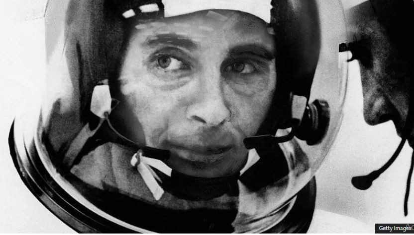 Bill Anders wafotoye Isi bwa mbere ari ku Kwezi