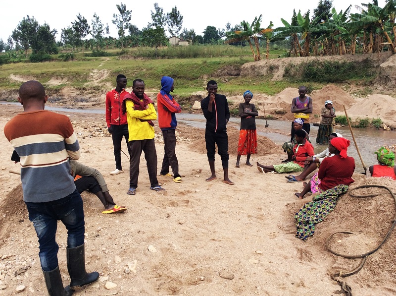 Abakozi ba Bimenyimana bifashe mapfubyi nta kazi