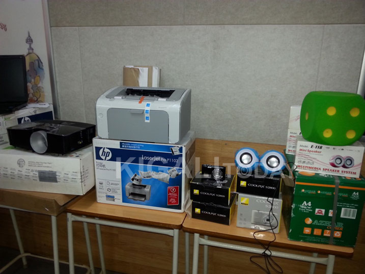 Bimwe mu bikoresho GIZ yageneye ibigo byigisha ubumenyingiro.