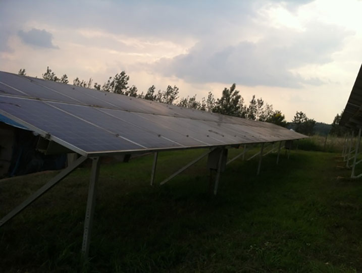 Bimwe mu byo basuye bitanga amashanyarazi akomoka ku mirasire y'izuba.