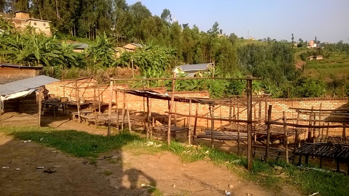 Bimwe mu bibanza by'abacururiza mu muhanda aho bise Gereza ya Mpanga kuko hatagerwa