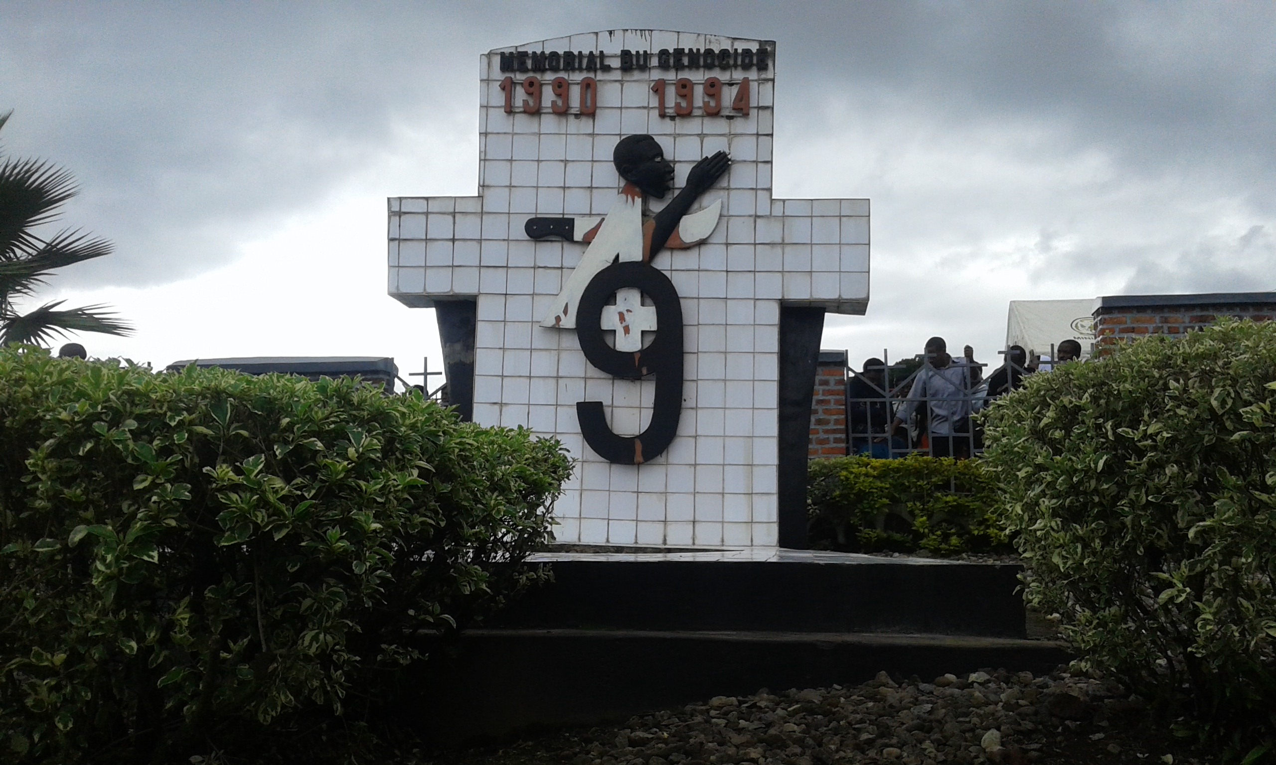 Bimwe mu bimenyetso bya Jenoside m'urwibutso rwa Jenoside rwa Muhoza