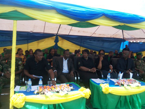 Abayobozi batandukanye bitabiriye kwizihiza umunsi mpuzamahanga wo kwita ku buzima bwo mu mutwe.