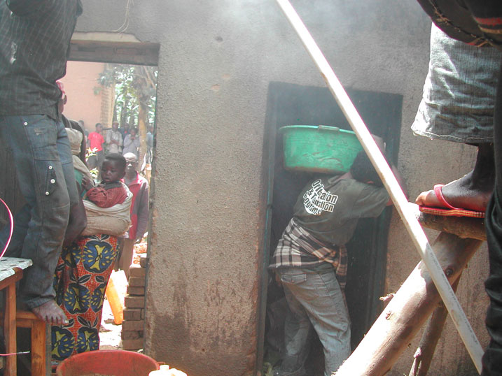 Binjiza igitaka mu gikoni kugirango bazimye.