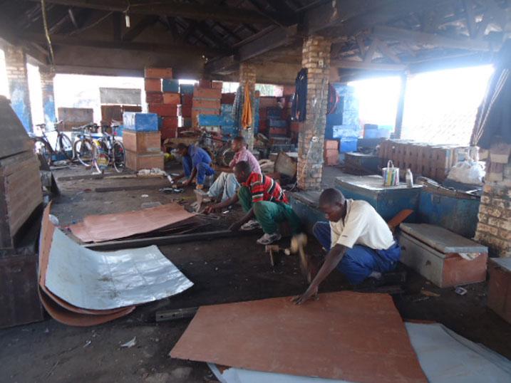 Birirwa bahondagura ibyuma ariko muhuye bagendera kuri Moto biguriye ntiwabamenya.