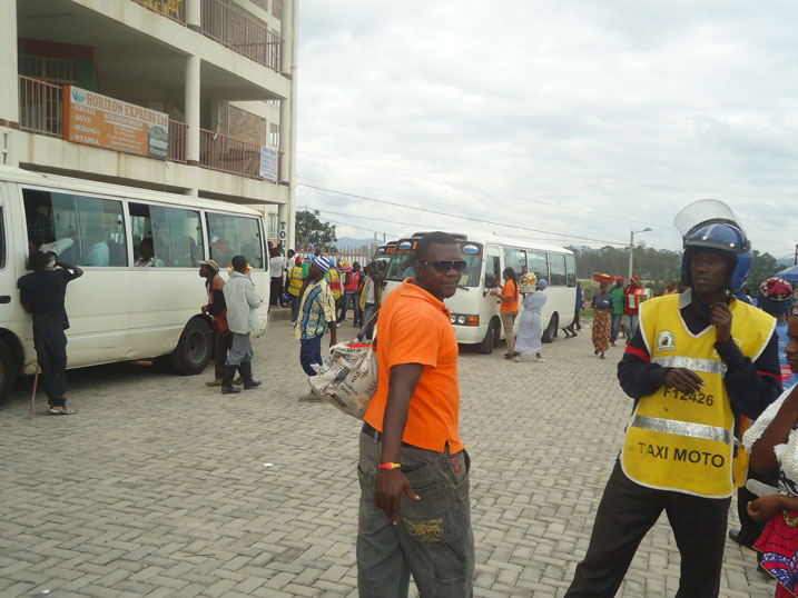 Bishimiye ko gare yimukiye ahantu hafite isuku.