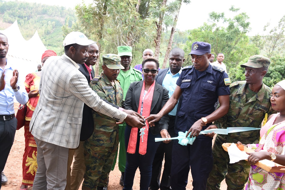 Bishimiye ibyumba bishya kuko bigiye kugabanya ubuvcucike mu mashuri